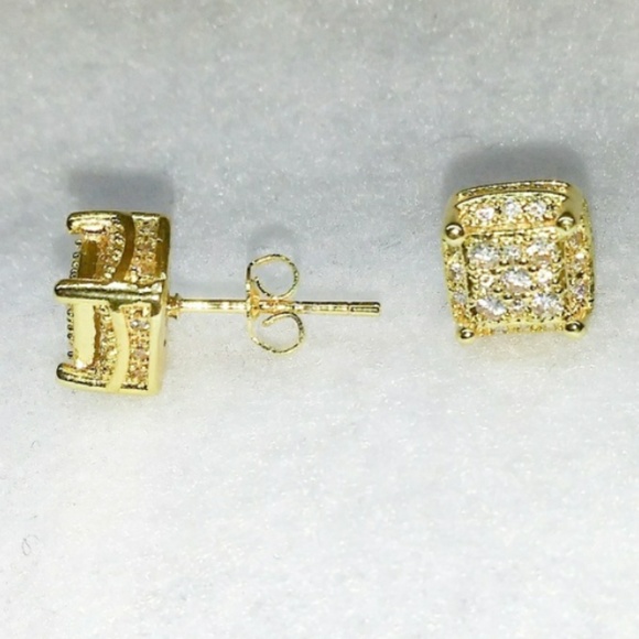 🎀18k Lab Diamond Stud Earings - Picture 4 of 5